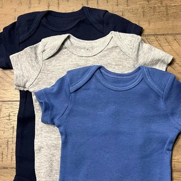 Carter’s baby boy onesie bundle of 3 - new! - 9 months - blue and gray onesies - Picture 2 of 2